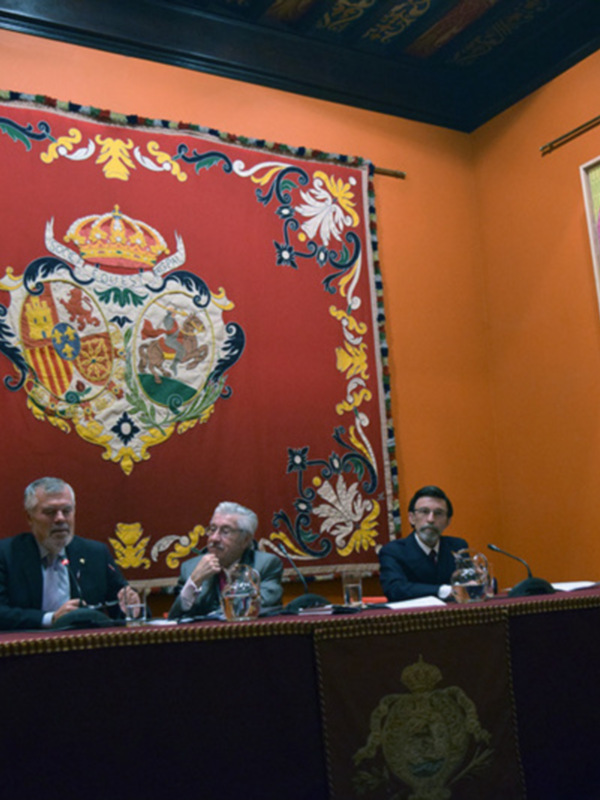Carlos Crivell, disertó sobre la actualidad taurina en el curso de temas sevillano.