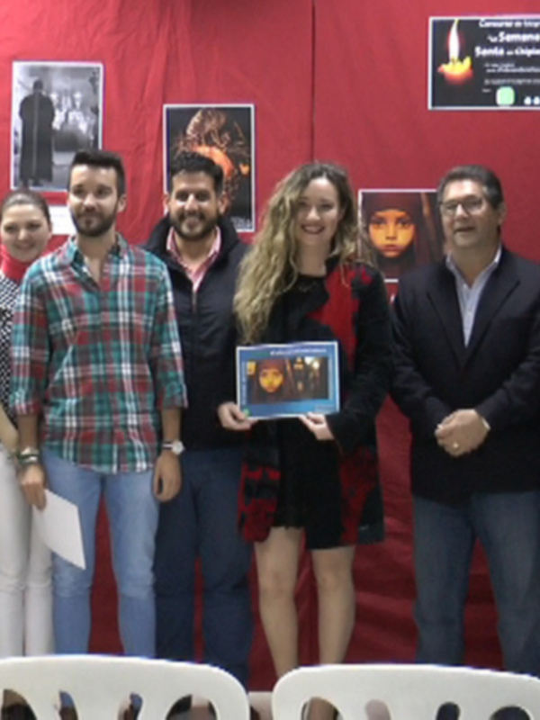 Nuevas Generaciones de Chipiona entrega los premios de su concurso fotográfico sobre la Semana Santa local 