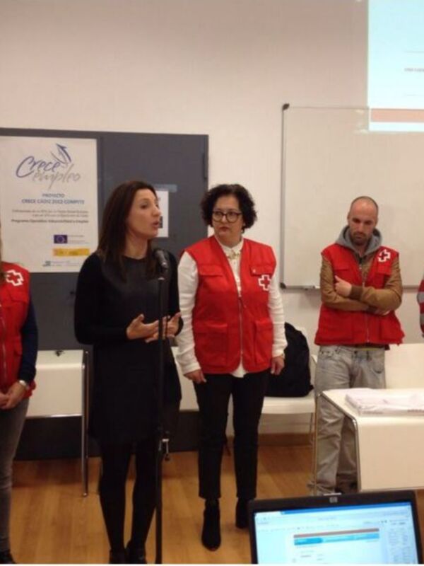 Cruz Roja de Chipiona forma a parados de larga duración en materia informática para buscar empleo