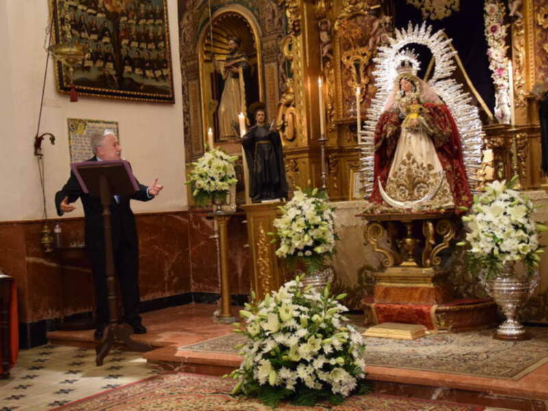 En la capilla sevillana de la Orden Franciscana Seglar se realizó la Exaltación poética a la Virgen de la Aurora