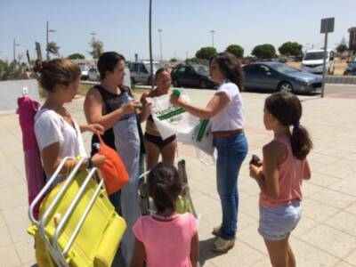 Diputación presenta la campaña ‘Playas de Cádiz, Cuídalas, Siéntelas tuyas’ en Chipiona
