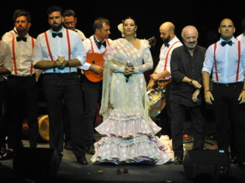 LA COMPARSA de  CHIPIONA con ANTONIO MARTIN en el HOMENAJE DE ERIKA LEIVA a ROCIO JURADO