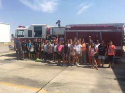 Los alumnos de sexto de primaria con mejores calificaciones en inglés visitaron ayer la Base naval de Rota