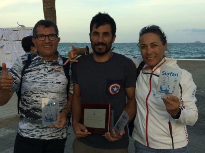 La flota de windsurf del Club Náutico se exhibe en el Nacional del Mar Menor