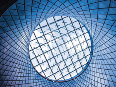 Cada europeo consume catorce toneladas (14 Tm) de materias primas y genera otras cinco toneladas (5 Tm) de basura al año.