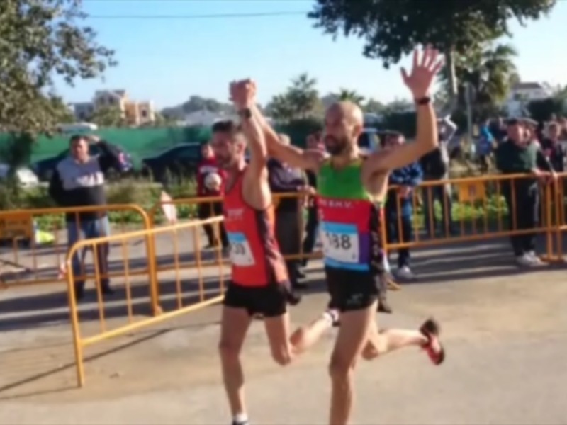 El buen tiempo acompañó ayer en la tradicional Carrera Popular La Reyerta