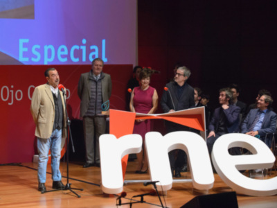RNE entrega los premios El Ojo Crítico 2016, que homenajean la trayectoria del cineasta José Luis Garci