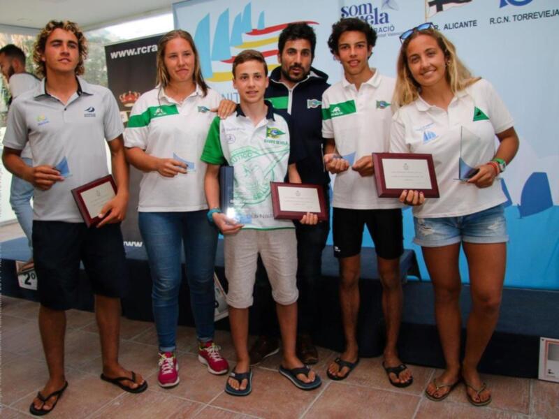 Recital de la flota sevillana de windsurf en la Copa de España