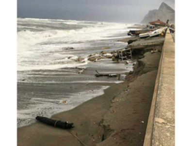 El temporal causa graves daños en La Línea de la Concepción.