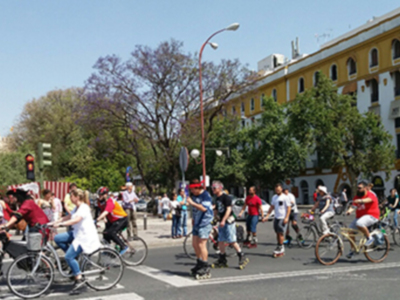 Sevilla celebra el Día de la Bici