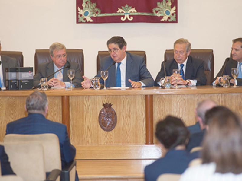 Presentación en el Colegio de Abogados   de un Tratado de Procedimiento Administrativo