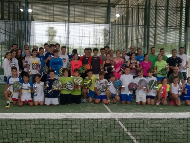 Prueba provincial de pádel de menores y veteranos