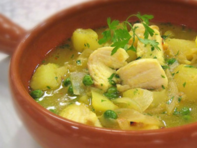 "Papas guisás en amarillo con cazón", la propuesta de "Cómetelo" para el jueves