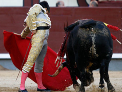 Gonzalo Caballero dio una vuelta al ruedo en el sexto de la tarde de José Luis Pereda.