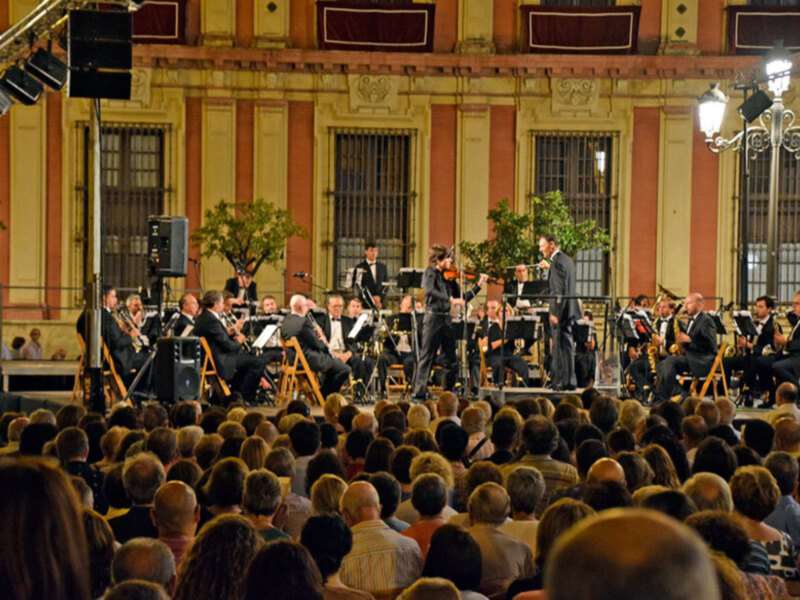 La Banda Sinfónica sevillana ofreció un concierto de víspera que antecede al día grade de Patrona Sevillana.