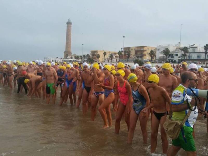 Francisco Parra vencedor de una Travesía Picoco-Playa de Regla que plantó cara al mal tiempo y batió su récord de participación