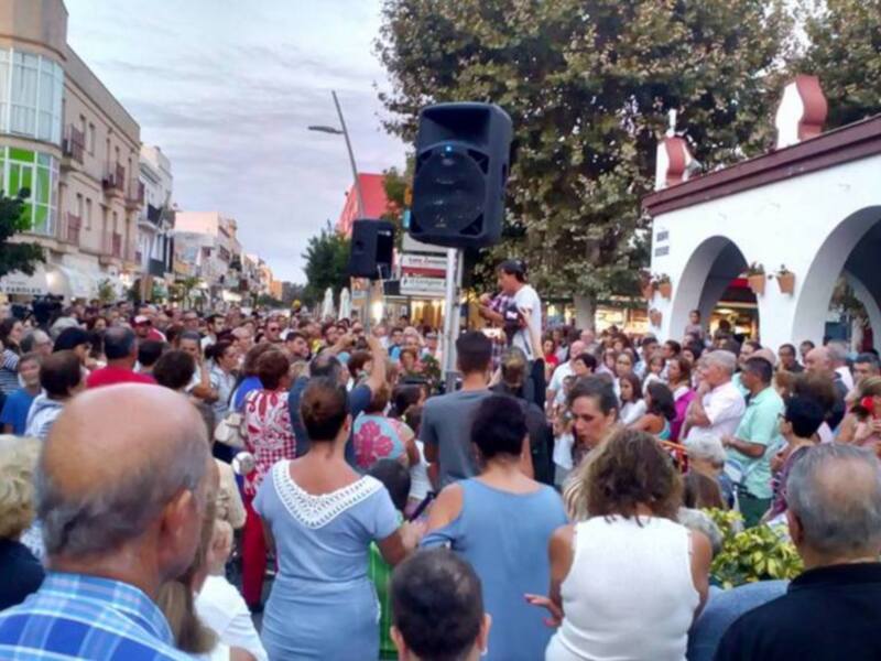 Izquierda Unida felicita a los participantes en la concentración por una ambulancia permanente.