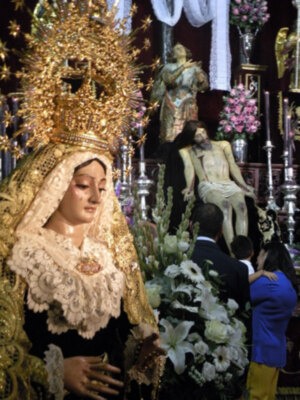 Solemne Besamanos y Besapiés a las imágenes titulares de la Hermandad de la Soledad Ilipense.