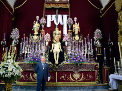 Solemne Besamanos y Besapiés como culminación de sus cultos de Quinario y Dolores Gloriosos en Alcalá del Río.