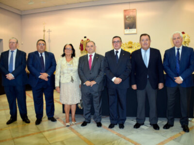 El Mercantil inauguró el certamen de las Hermandades de Glorias de Sevilla.