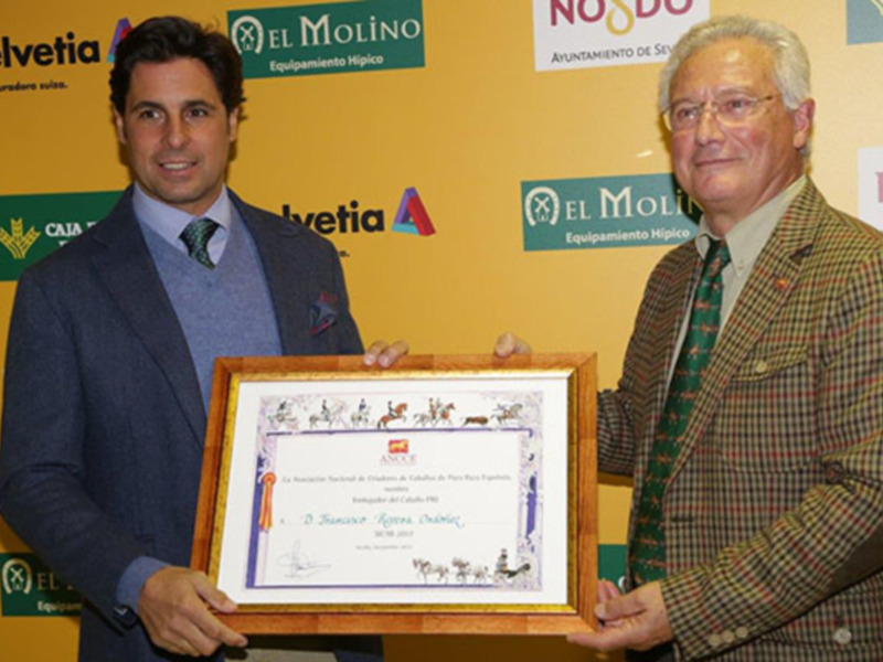 Francisco Rivera, recibió el título de Embajador de la vigésimo séptima edición del Salón Internacional del Caballo.
