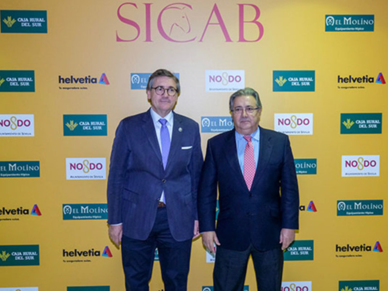 La Asociación Nacional de Criadores de Caballos de Pura Raza Española (ANCCE) ha recibido hoy en SICAB al ministro del Interior, Juan Ignacio Zoido