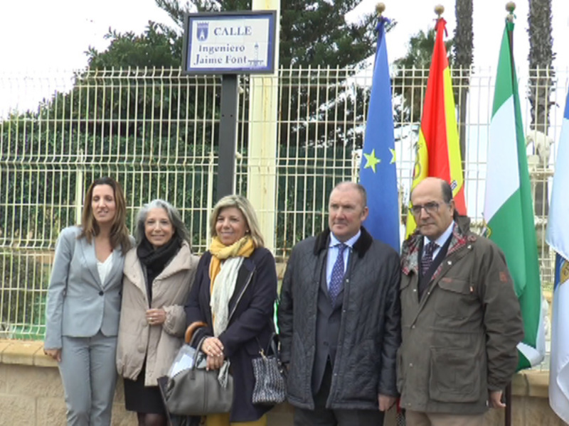 Una calle de Chipiona recuerda desde hoy a Jaime Font, el ingeniero que construyó el faro hace un siglo y medio