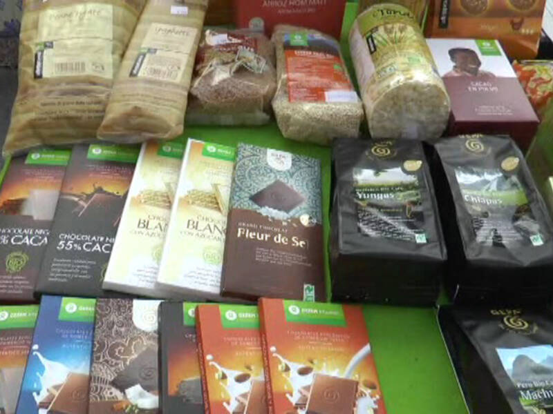 Un mercadillo y unas jornadas conciencian en Chipiona sobre el comercio justo y la compra ética en la administración local