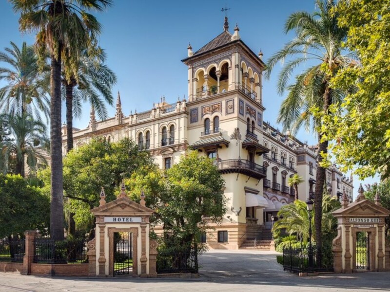 El Hotel Alfonso XIII a Luxury Collection Hotel y La Fundación Pequeño Deseo  Colaborarán en Navidad con los Menús Solidarios