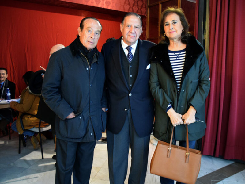 Flores Vargas Nuevo Hermano Mayor de los Gitanos de Sevilla por un margen de 30 votos.