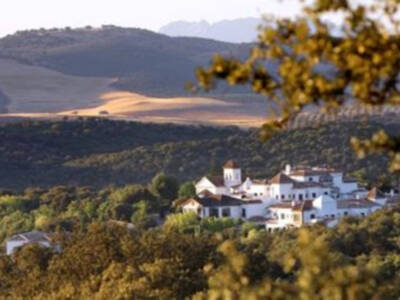La Guía Michelín reconoce nuevamente La Bobadilla, a Royal Hideaway Hotel como uno de los mejores hoteles de España.