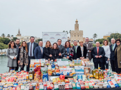 Abades Triana recauda 600 kilos de alimentos en la Olla de san Antón 2018