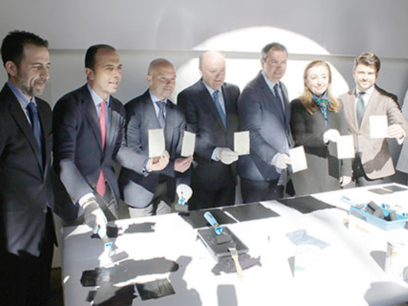 El alcalde Juan Espadas inaugura la actividad Pinta tu Murillo en el Museo de Bellas Artes