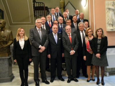 El Dr. Alberto Máximo Pérez Calero y su junta directiva tomo posesión en el Ateneo.