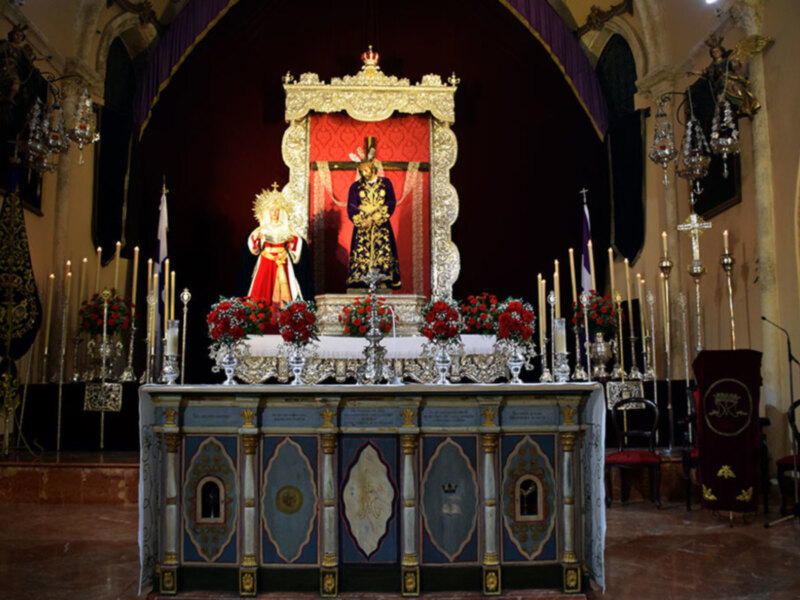Como cada año al llegar la Cuaresma, las cofradías levantan sus Altares de cultos para honrar a sus titulares.