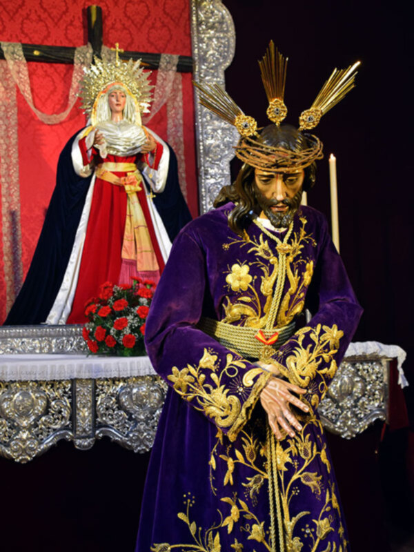 Devoto Besamanos a Jesús el Nazareno.