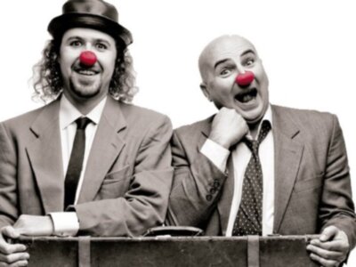 Este viernes vuelve a Sala Cero Teatro 'Orgullo SOS', un desternillante monólogo escrito y dirigido por Daniel Blanco y Miguel Ángel Parra e interpret