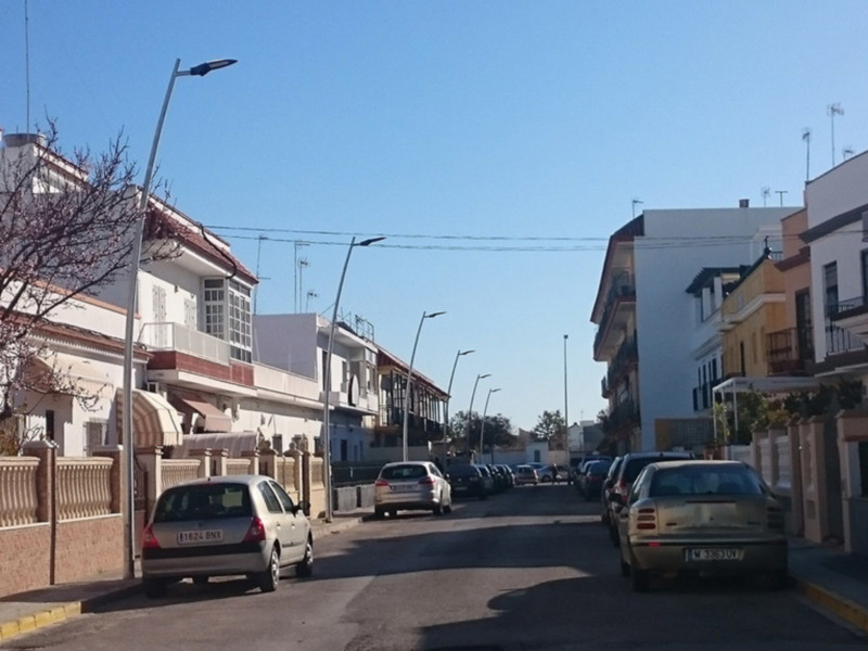 Finaliza la reforma del alumbrado público de avenida de Málaga con una inversión de 41.756,97 euros con cargo al plan invierte 2017