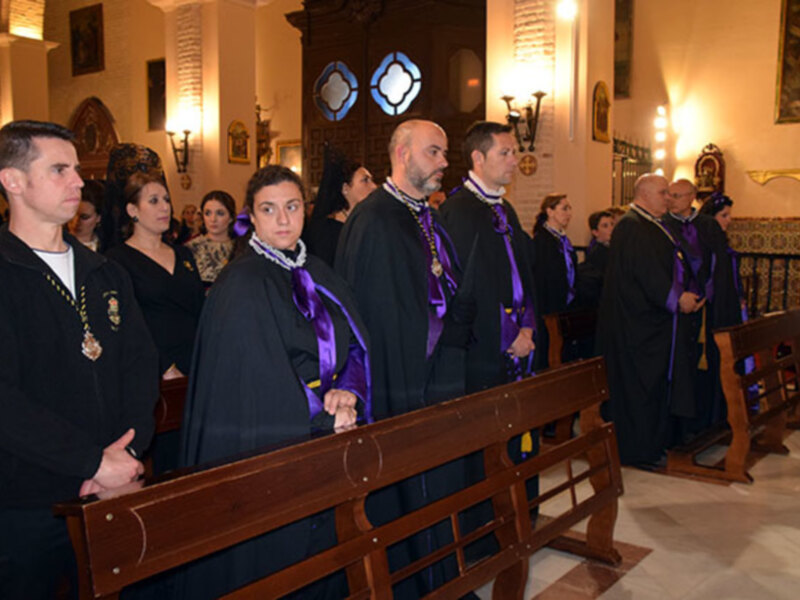 En la Semana Santa se celebró los Santos Oficio del Viernes Santo