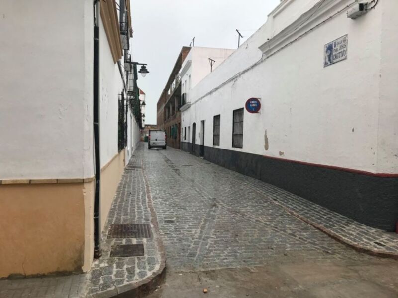 El Ayuntamiento de Chipiona finaliza la rehabilitación de la calle Padre Jesús Cautivo mediante el Plan Invierte 2017