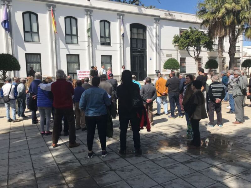 La Marea de pensionistas y jubilados reclama en una concentración pensiones dignas y el mantenimiento del sistema público