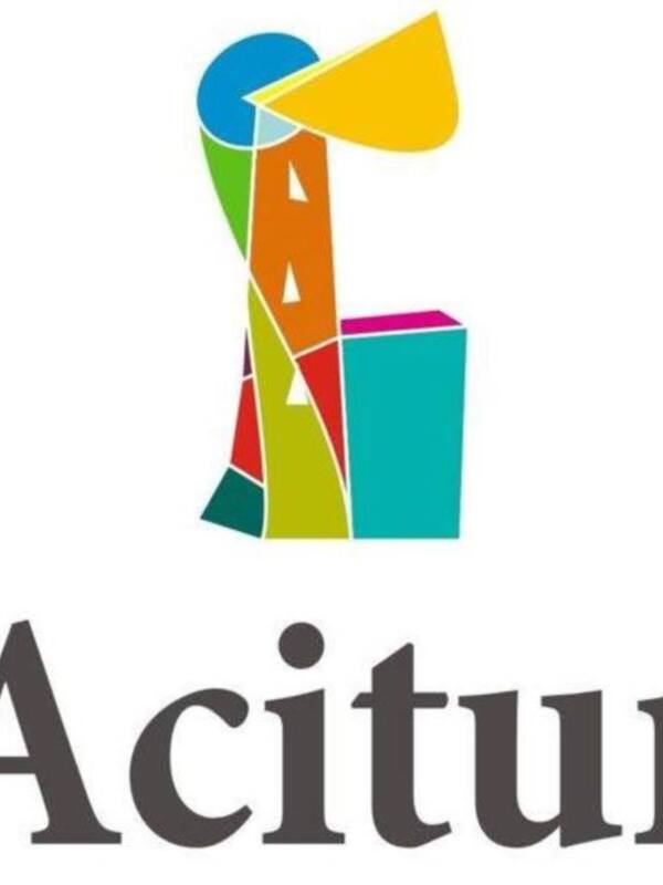 Logotipo de Acitur, una organización que promueve la educación y el desarrollo de los jóvenes.