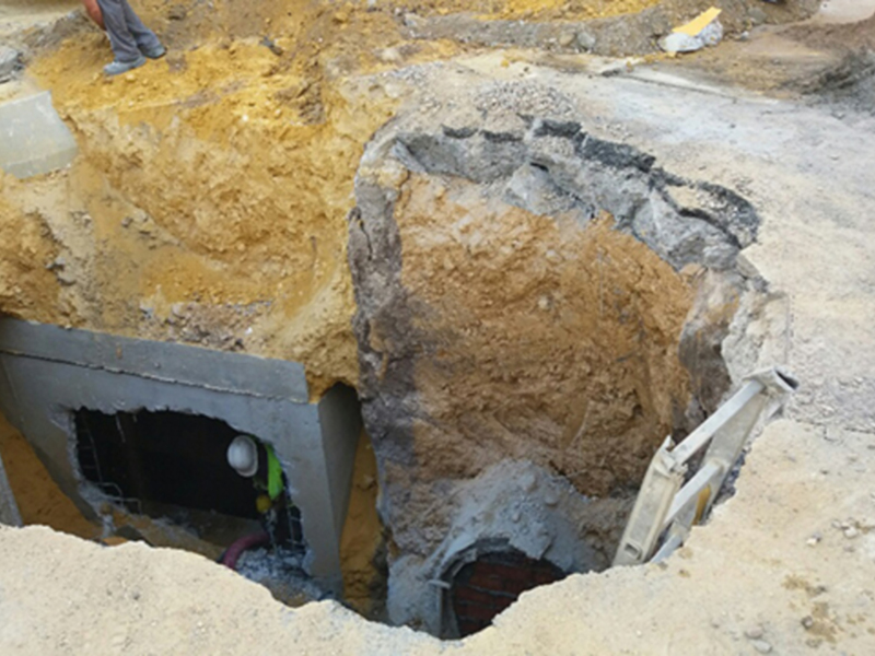 Continúan las obras de la red de saneamiento en Los Remedios