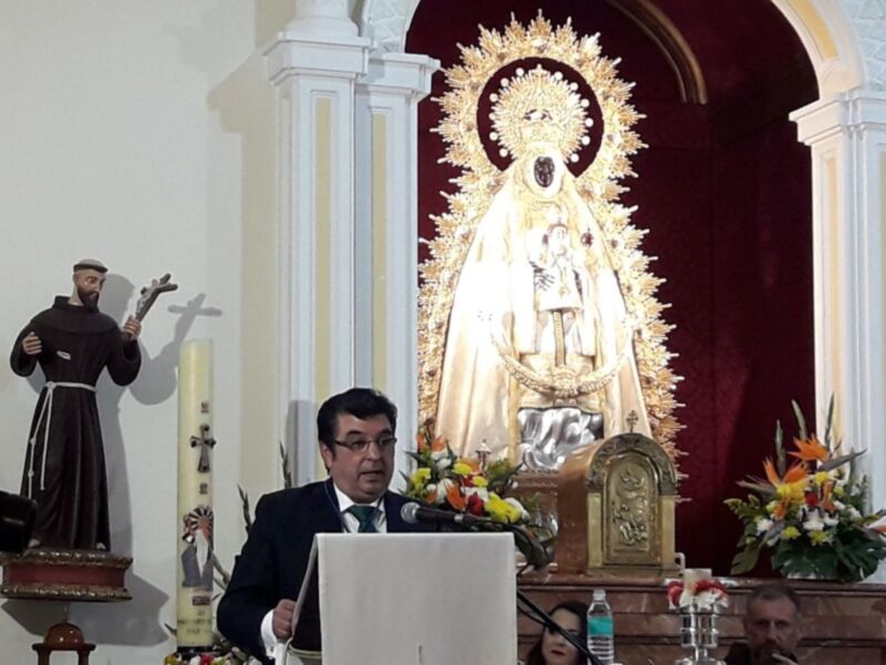 Joaquín Rivera destaca en un sentido pregón el verdadero valor de hermandad que se vive en la Hermandad del Pinar