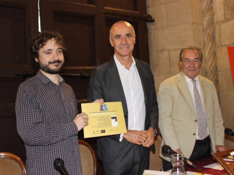 La Feria del Libro acoge la entrega y presentación del VIII Premio Hermanos Machado, que ha recaído en Aitor Francos por el poemario ‘Las gafas de