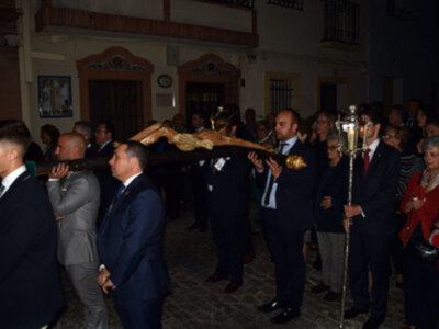 Solemne procesión de los titulares de la Hermandad de la Vera-cruz de Alcalá del Río para el Quinario del Cristo.