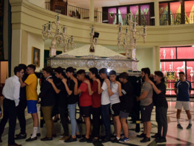 Ensayo  para la tradicional procesión de la cruz de mayo de Alcalá del Río.
