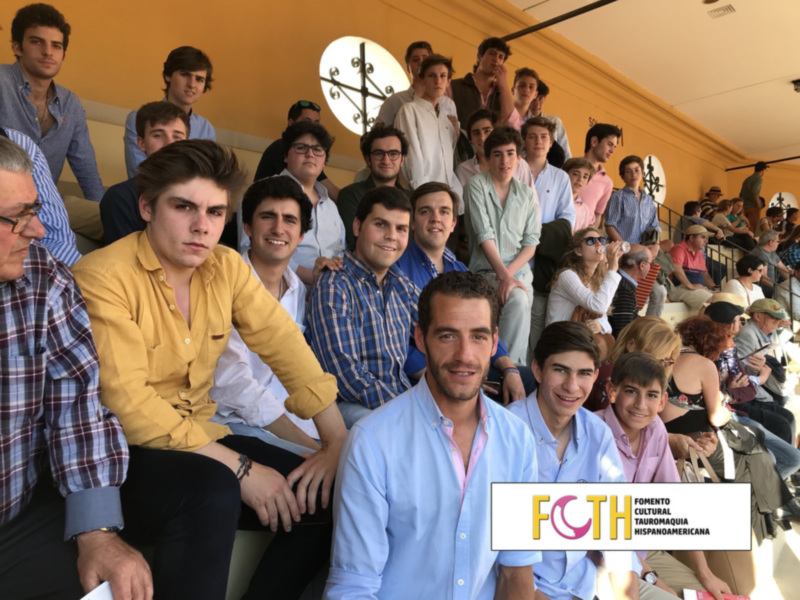 Más de 1.000 estudiantes asistieron de manera gratuita a las novilladas de abono