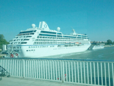Los 1.000 cruceristas del Sirena dejaron Sevilla ayer 11 de Julio.