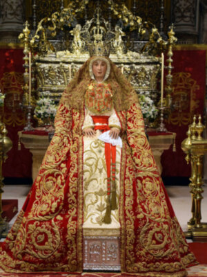 El sábado día 4 comenzó el primer besamanos de la Patrona de Sevilla.